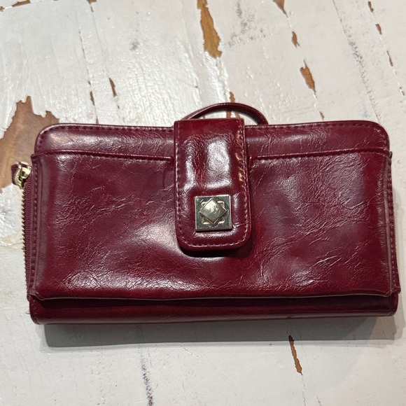 Elegant Burgundy Leather Wallet - Picture 1 of 4
